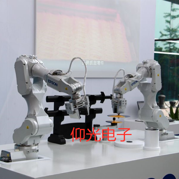 �������C(j��)���˹��ψ���Ϣ�R������Q�k��