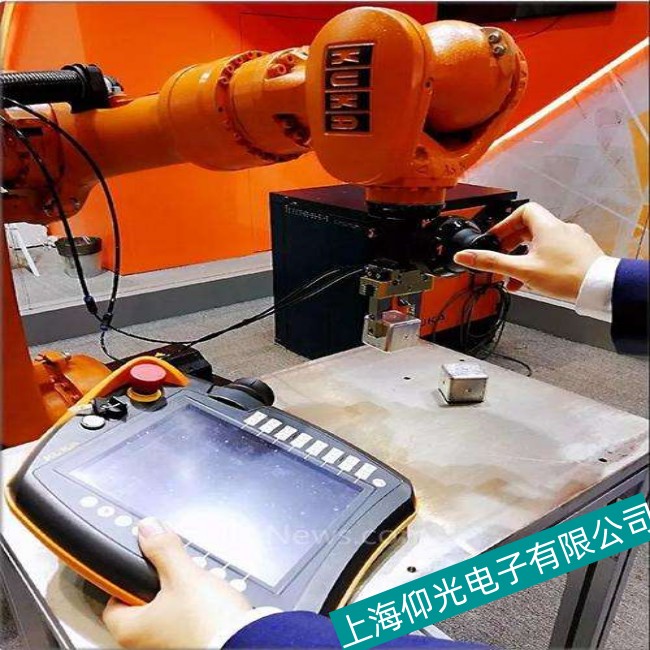 KUKA�쿨�C���˙Cе���\�Ӳ��ʵĹ����Ų鼰�S��